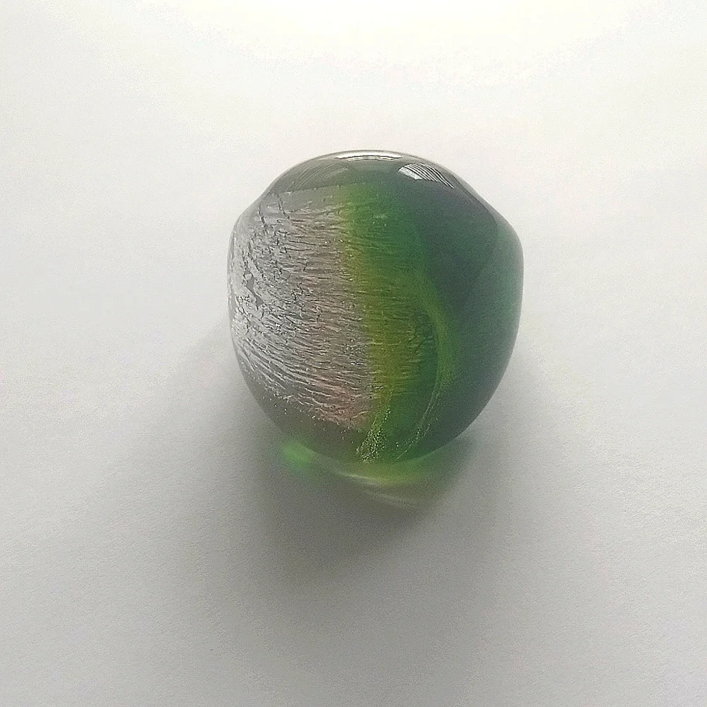 Ring - Picture 3 of 4